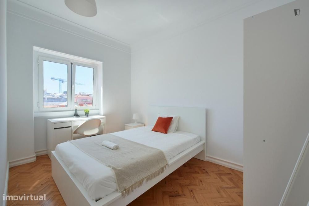 Quarto - localizado em Entrecampos Lisbon