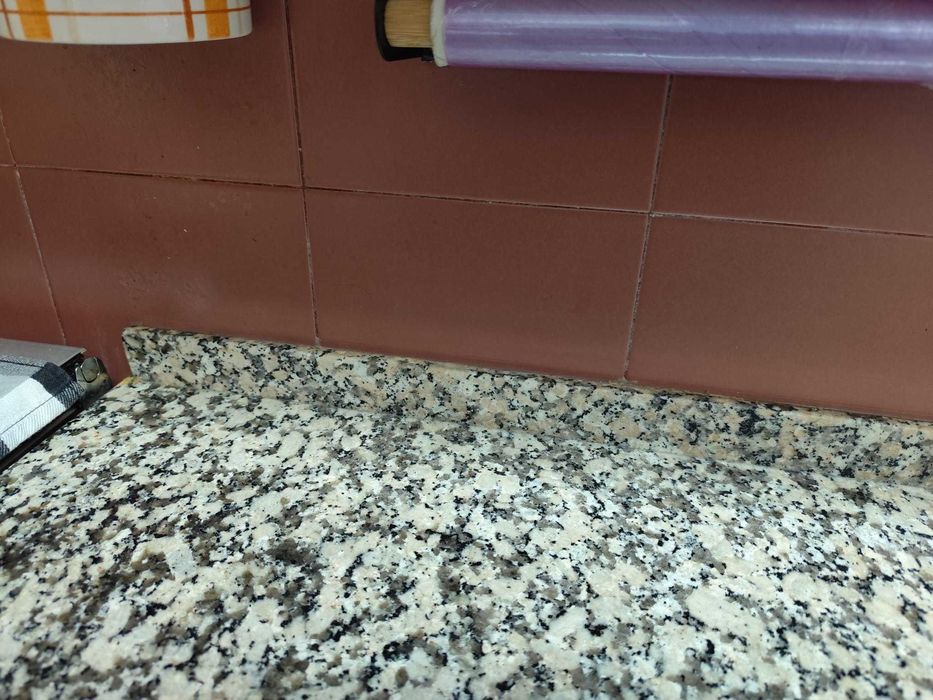 Balcão de pedra de Cozinha em excelente estado de conservação