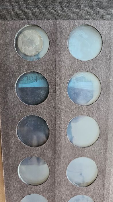 Klaser z monetami 1800 do 2000 roku