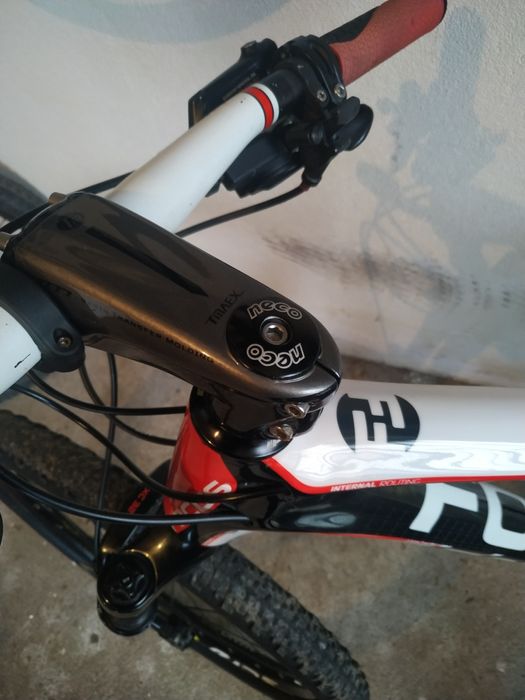 Focus carbono como nova com rodas mavic.