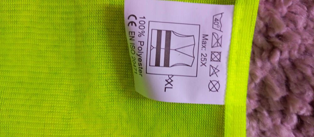 Жилет сигнальний з світловідбиваючою стрічкою на липучцв