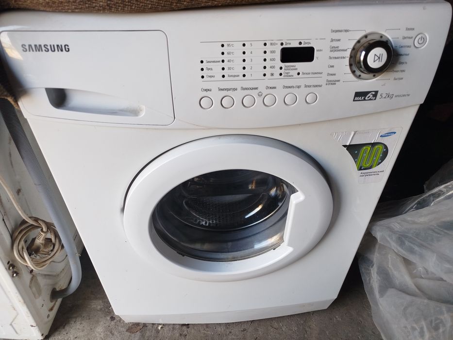Продам стиральную машинку Samsung WF6528N7W