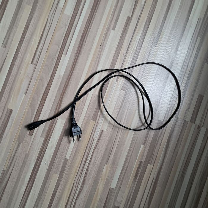 PS4 + gry + pad + kabel HDMI