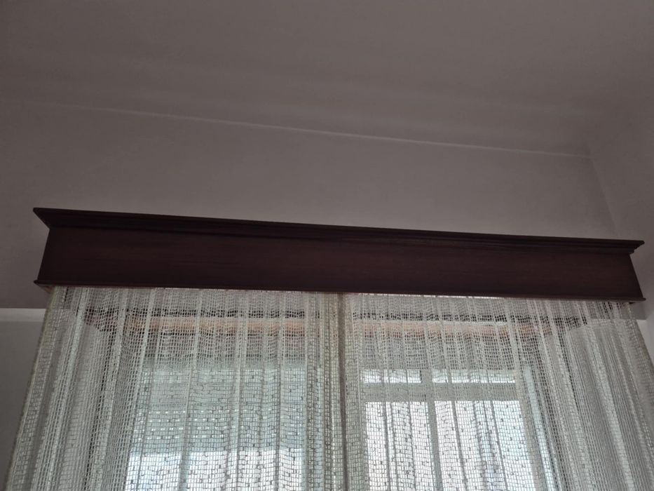 Duas Sanefas em madeira