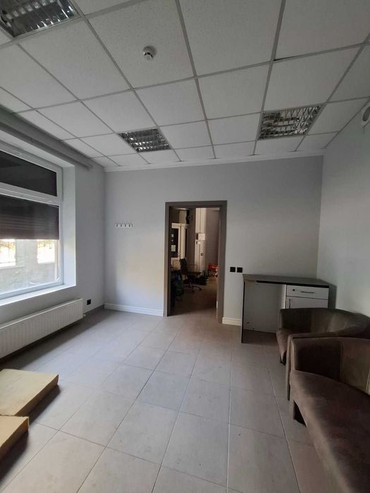 Продаю будинок з комерційним приміщенням в районі ТЦ Арсен. 340м2/7соток