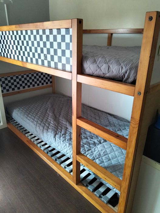 Cama Kura IKEA adaptada a beliche