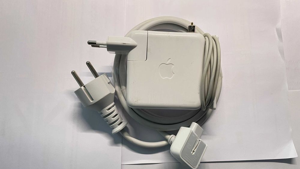 Fontes de alimentação originais Apple para MacBooks e Mac mini