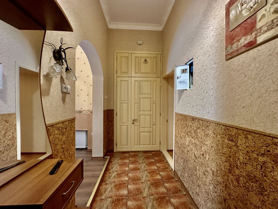 Аренда трехкомнатной квартиры в Одессе. Парк Шевченко. Дельфинарий