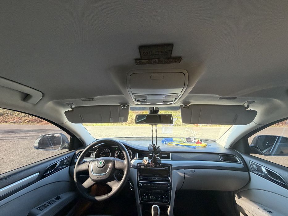 продаж авто Škoda SuperB