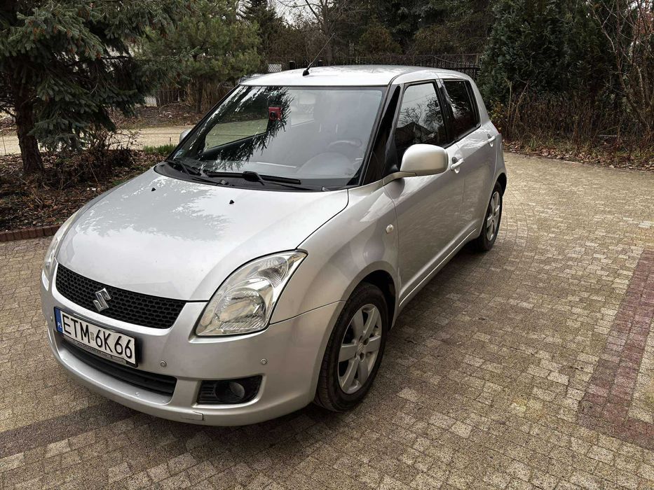 Suzuki Swift, benzyna 1328 cm3, 92KM, Rok produkcji 2008