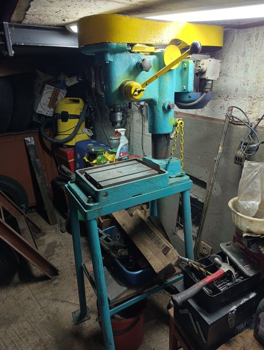 Garaż murowany z warsztatem