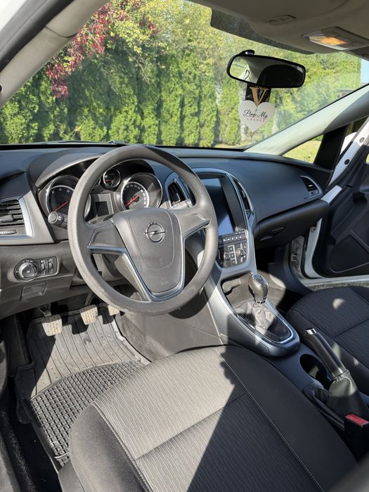 Opel Astra J 2013