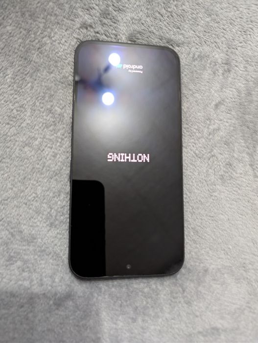 Telefon Nothing Phone 2a 256GB z etui