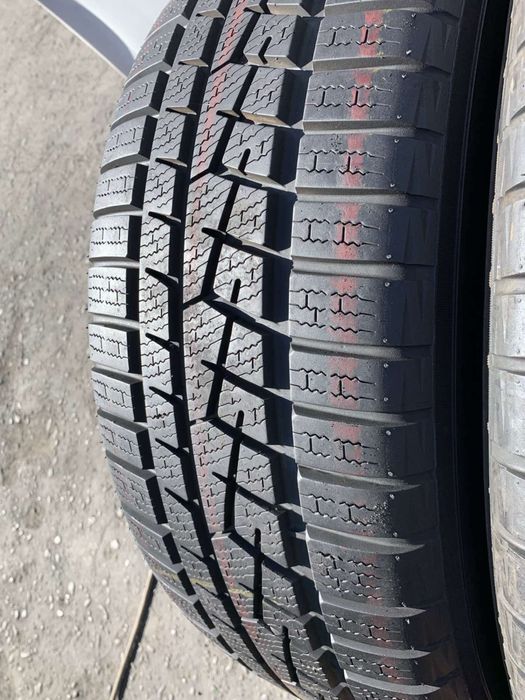 Шини 235/55 R20 Yokohama  7-7,5мм зима