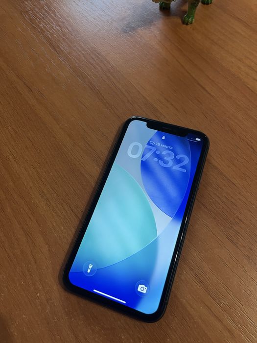 Продам iPhone 11