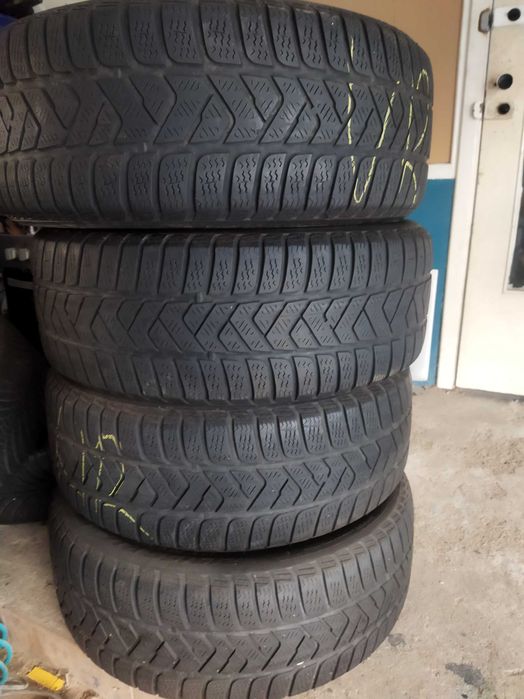 Opony zimowe 215/55/17  98V M+S