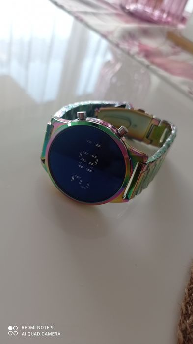 Zegarek damski na bransoletce holo stał nierdzewna nowy