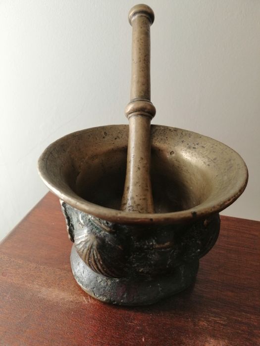 Almofariz em bronze do século XVII