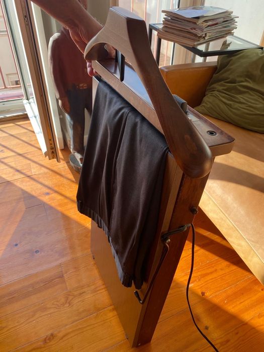 Prensa elétrica de madeira vertical para engomar calças