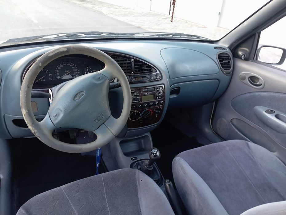 Ford fiesta 1.25 gasolina com direcao assistida