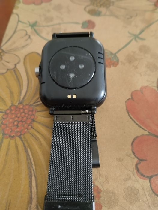 Smartwatch relógio com bracelete metálica ajustável. Como novo.Excelen