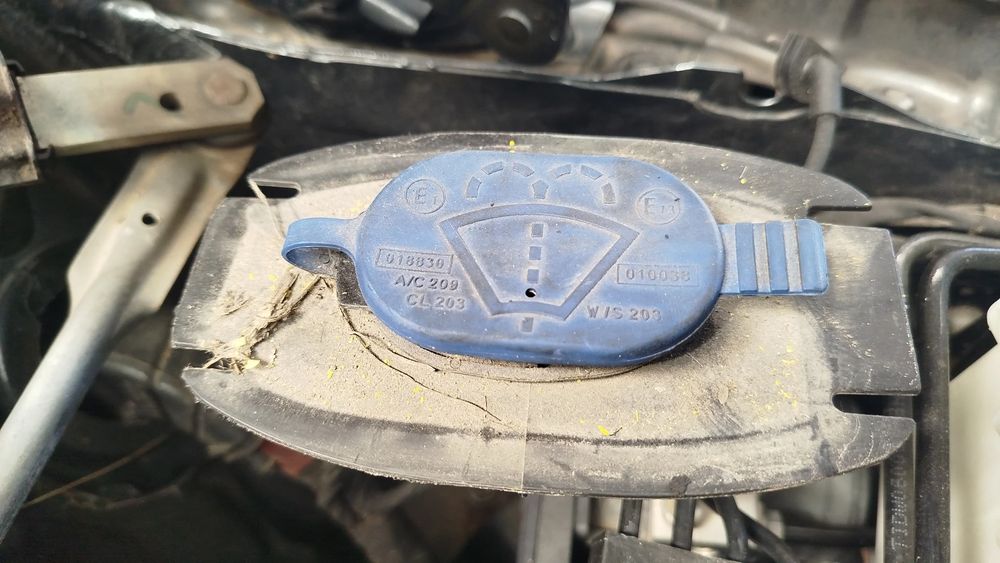 Reservatório / depósito água limpa vidros MERCEDES-BENZ Classe C Carri