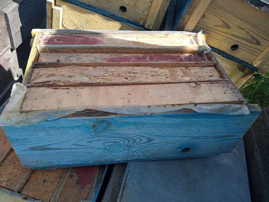 Нуклеуси 4-х місні на 145 рамку. По дві рамки відділення. Стан б/в.