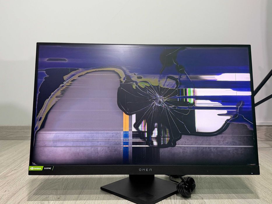 Monitores Gaming AVARIADOS P/ Peças (AOC Curvo 240Hz + HP Omen)