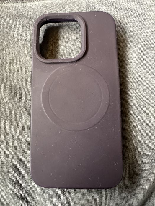 Etui Iphone 15/15pro stan bdb