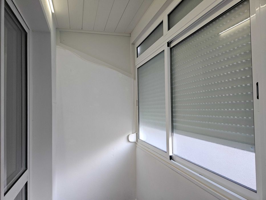 Apartamento T2 para arrendamento - ao Largo 1º de Maio, Brandoa