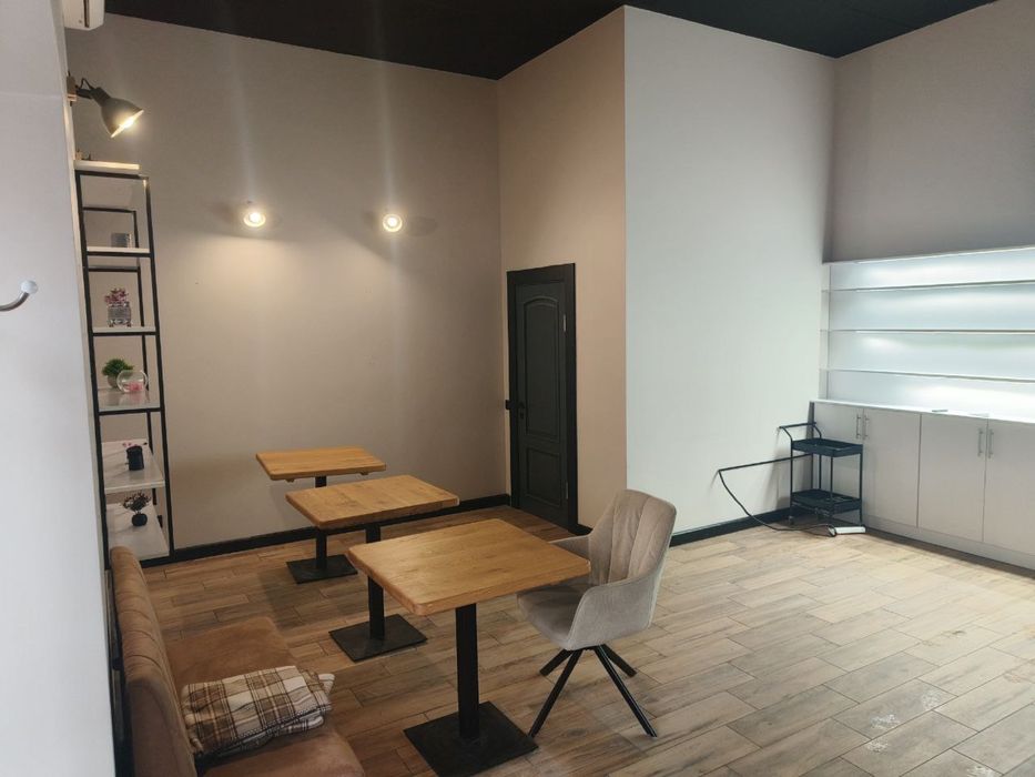 Продам столи  барні