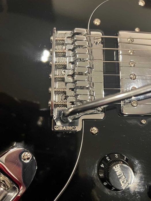 Harley Benton ST‑Modern Plus HSS BK – stan top, gotowa do gry!