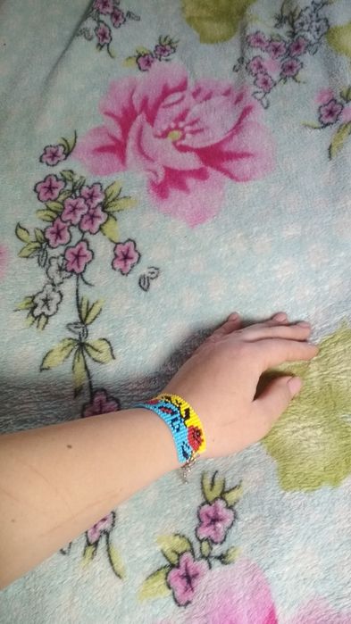 Браслет из бисера мак на украинском флаге