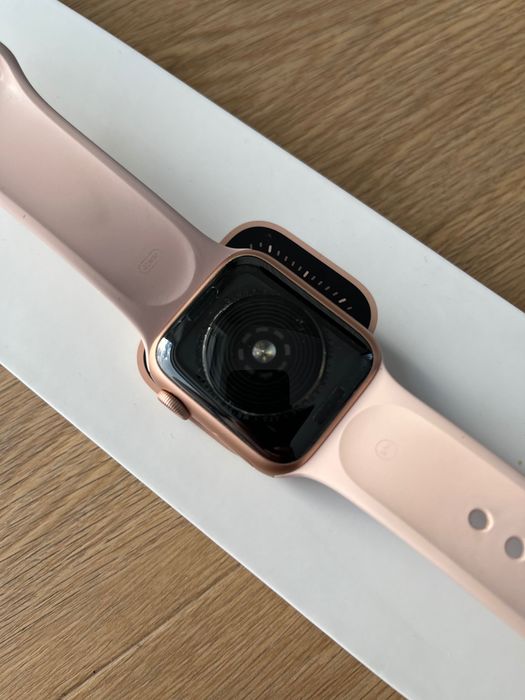 Idealny Apple Watch SE 40 mm GOLD!