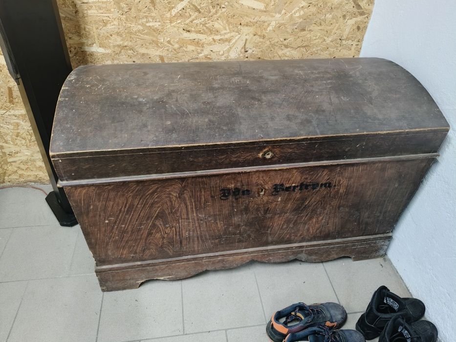 Kufer skrzynia posagowa drewniany skrytka