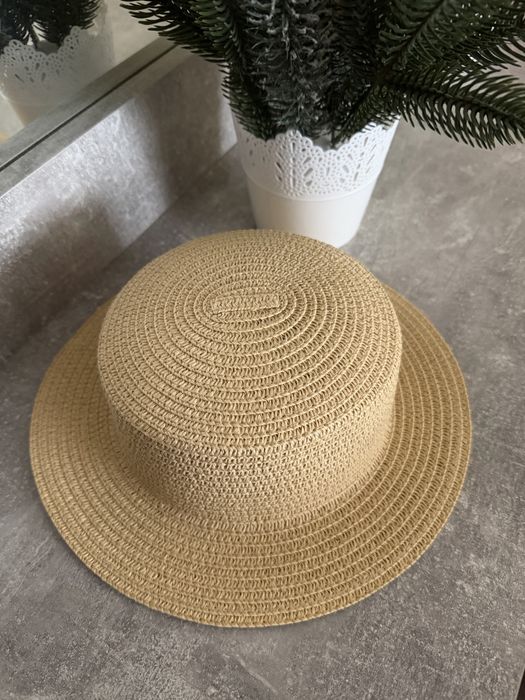 Шляпа ,карелюх для дівчинки