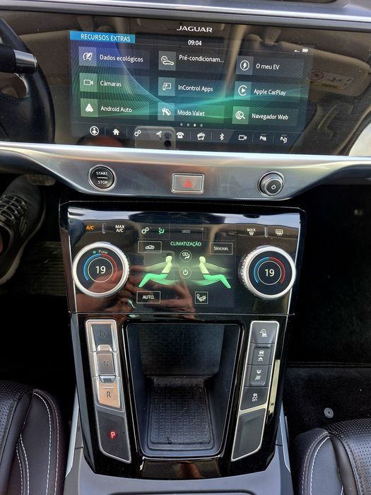 Jaguar I-PACE SE EV400 AWD | 400 cv | 70.000 km | Teto Panorâmico | Meridian