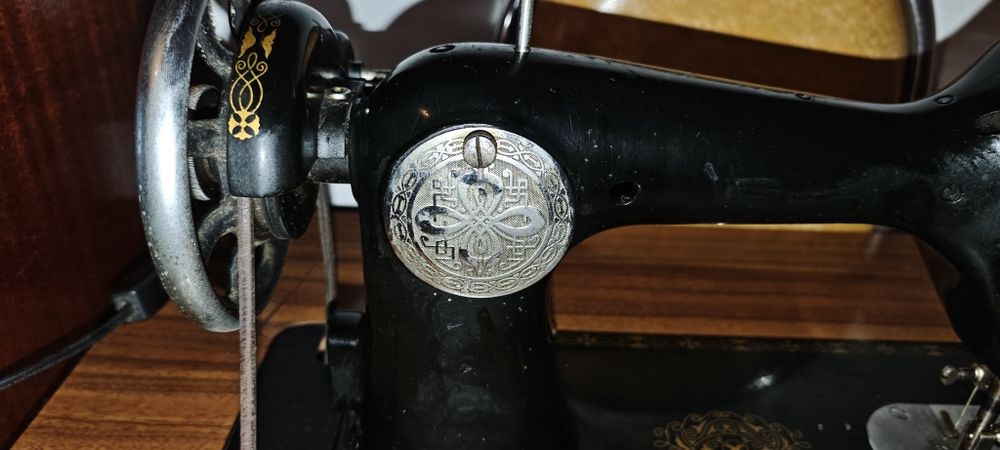 Maquina de costura Singer antiga