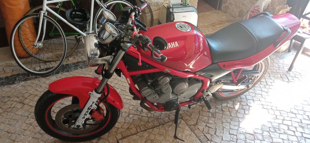 Mota Yamaha XJ600N verdadeira de 1993