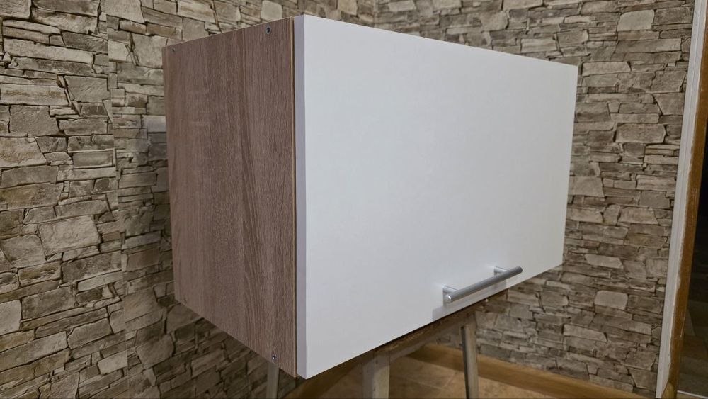 Кухня нова, кухонний шкафчик