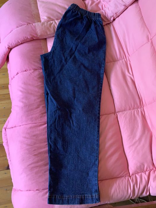 Jeansy spadnie na gumce 42