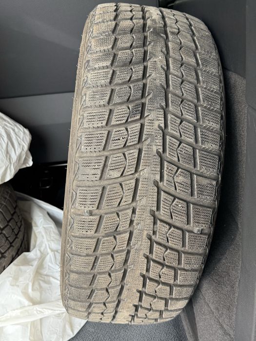 Pneus x2 (245/45R19) x2 (275/40R19)