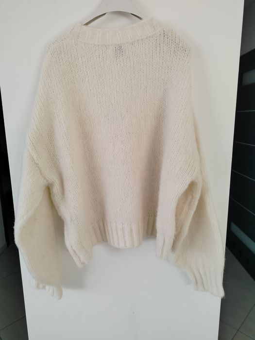 Sweter guziki kremowy uni