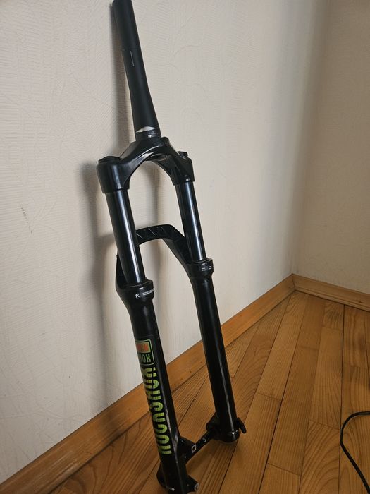 Продам вилку rockshox