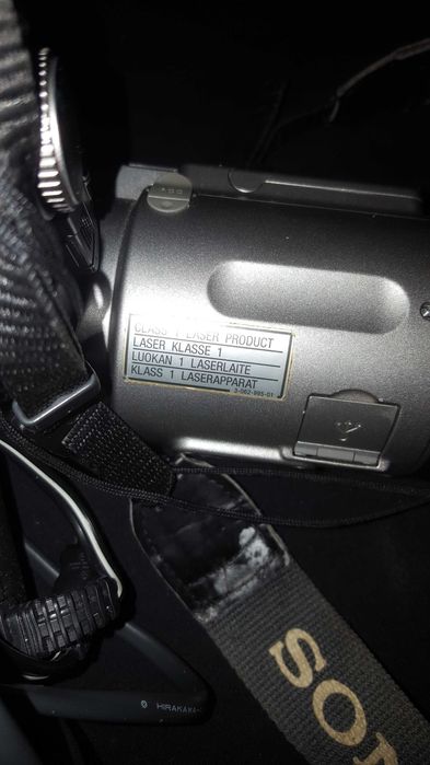 Camera  SONY DSC F707 .Cyber-shot 5.0mp