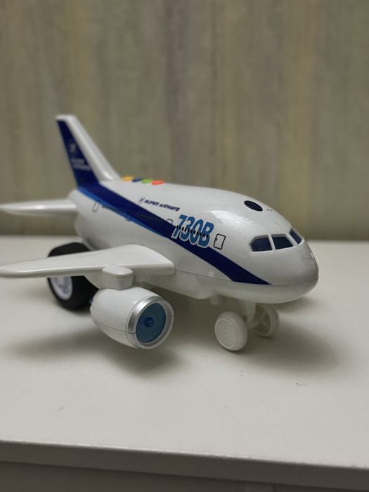 Літак Super Airways WY 730B