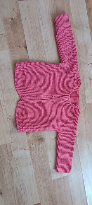 Sweterek dla niemowlaka