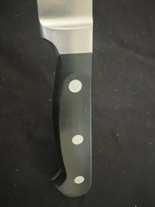 Nóż Fiskars Chef de Luxe - do mięsa i pieczeni 23cm 797928