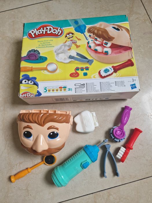 Zestaw do ciastoliny  Play Doh DENTYSTA