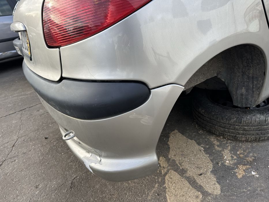 para-choque traseiro Peugeot 206 ano 2005